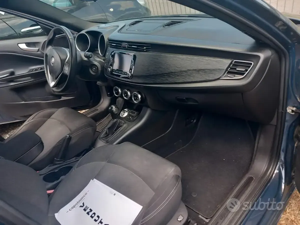 Usata Alfa Romeo Giulietta Business 120 CV (88 kW) 2018 Bianco Utilitaria
