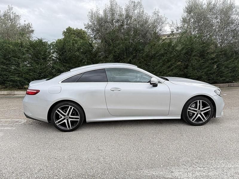 Usata Mercedes E220 AMG 194 CV (142 kW) 2018 Grigio Coupé