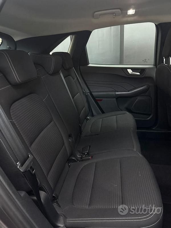 Gebraucht Ford Kuga Titanium 150 PS (110 kW) 2022 Grau SUV