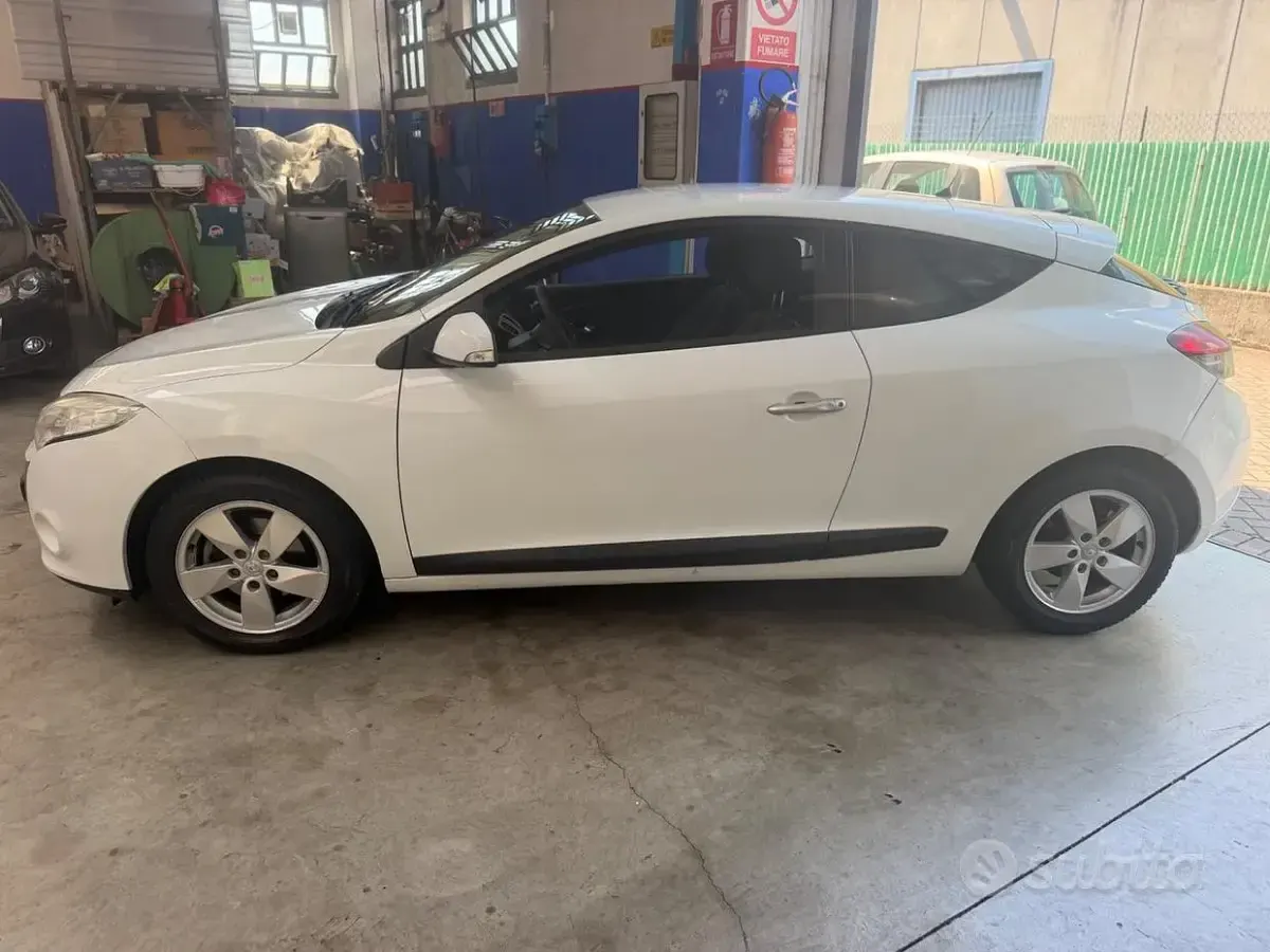 Usata Renault Mégane Coupé Dynamique 110 CV (80 kW) 2009 Bianco Coupé