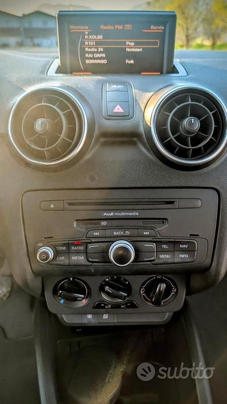 Usata Audi A1 Attraction 86 CV (63 kW) 2011 Blu/azzurro Utilitaria