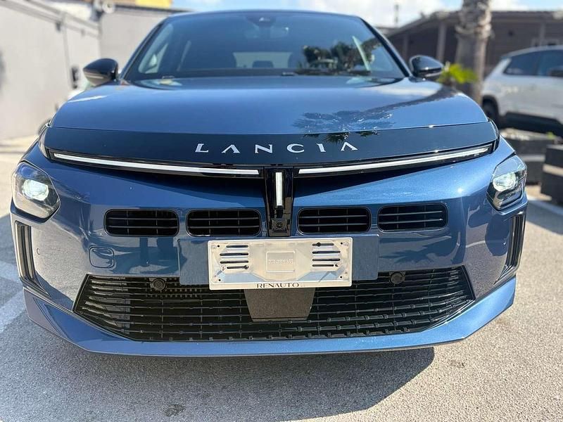 Usata Lancia Ypsilon 101 CV (74 kW) 2026 Blu/azzurro Utilitaria