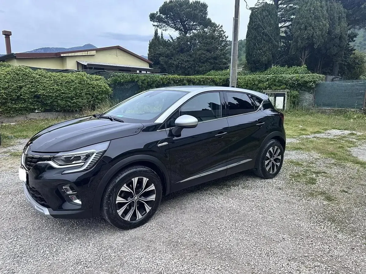 Usata Renault Captur 100 CV (73 kW) 2023 Nero SUV