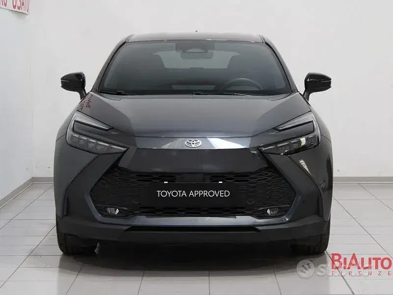 Usata Toyota C-HR Trend 140 CV (102 kW) 2024 Grigio SUV