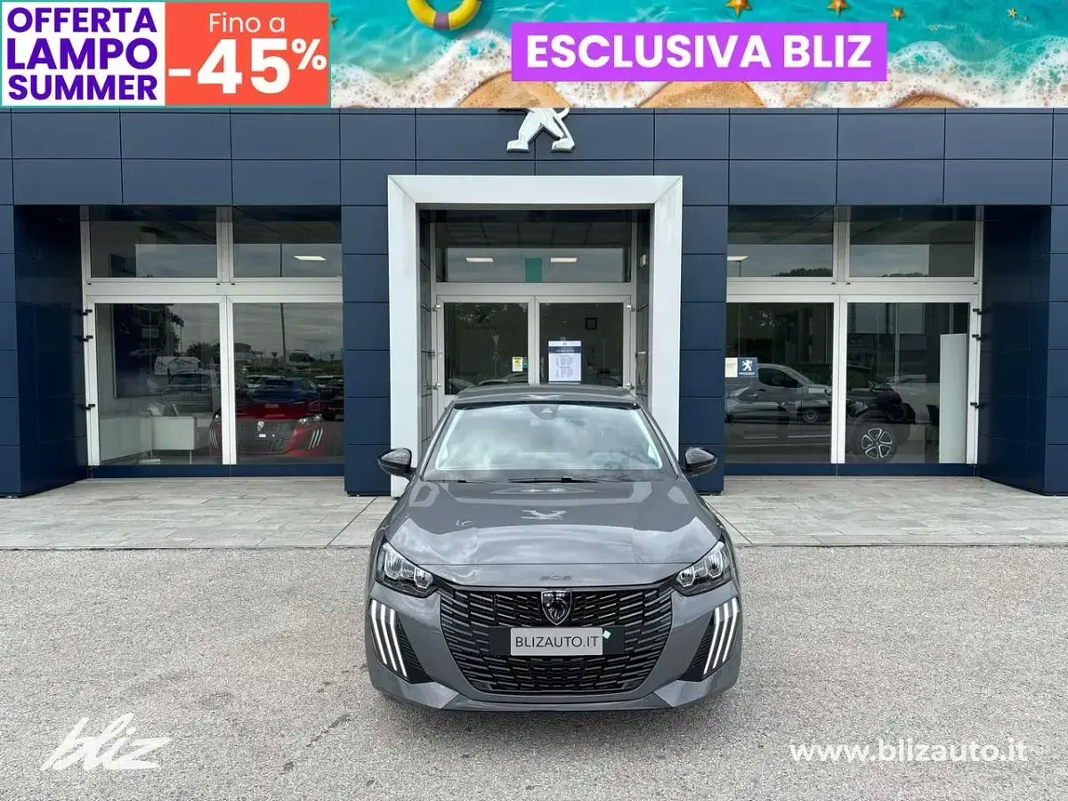 Usata Peugeot 208 Allure 101 CV (74 kW) 2025 Grigio selenium Utilitaria