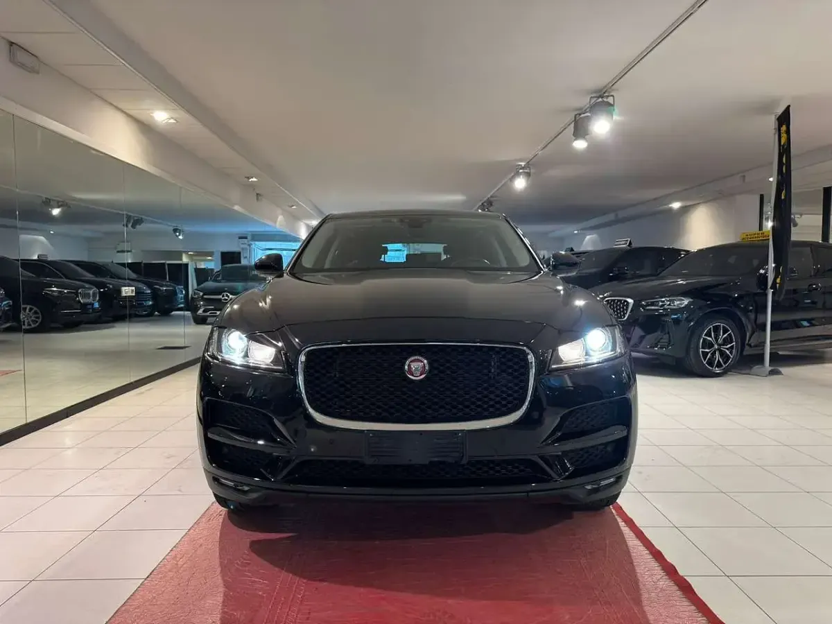 Usata Jaguar F-Pace 179 CV (131 kW) 2020 Nero SUV