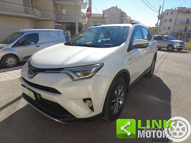 Usata Toyota RAV4 Hybrid Business Edition 155 CV (114 kW) 2017 Bianco SUV