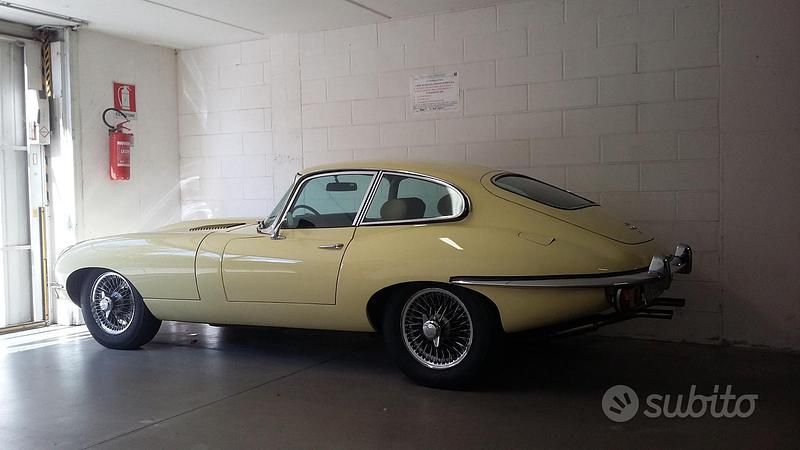 Usata Jaguar E-Type 1960 Giallo Coupé