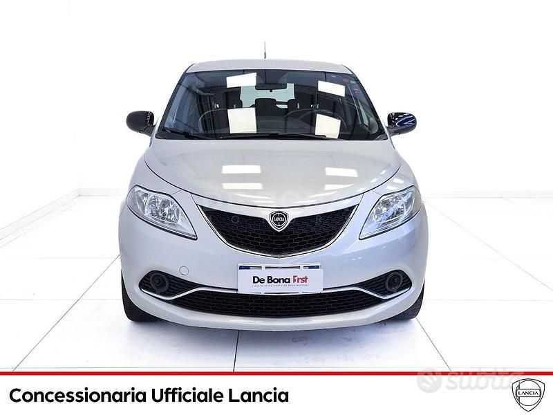 Usata Lancia Ypsilon Gold 69 CV (50 kW) 2017 Grigio Utilitaria