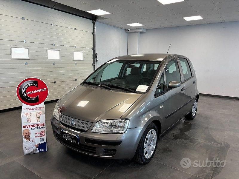 Usata Fiat Idea 90 CV (66 kW) 2008 Grigio Monovolume