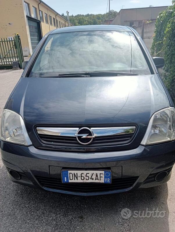 Usato 2008 Opel Meriva 1.4 Benzin 90 CV (1.500 €)