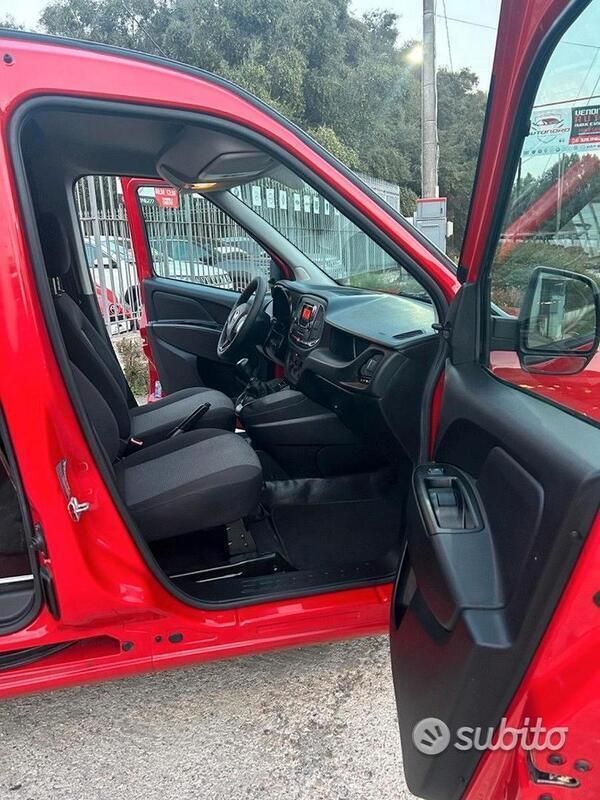Usata Fiat Doblò 95 CV (69 kW) 2016 Rosso Monovolume