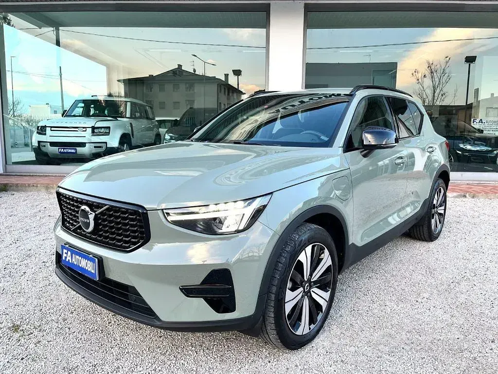 Usata Volvo XC40 Plus 179 CV (131 kW) 2023 Verde SUV
