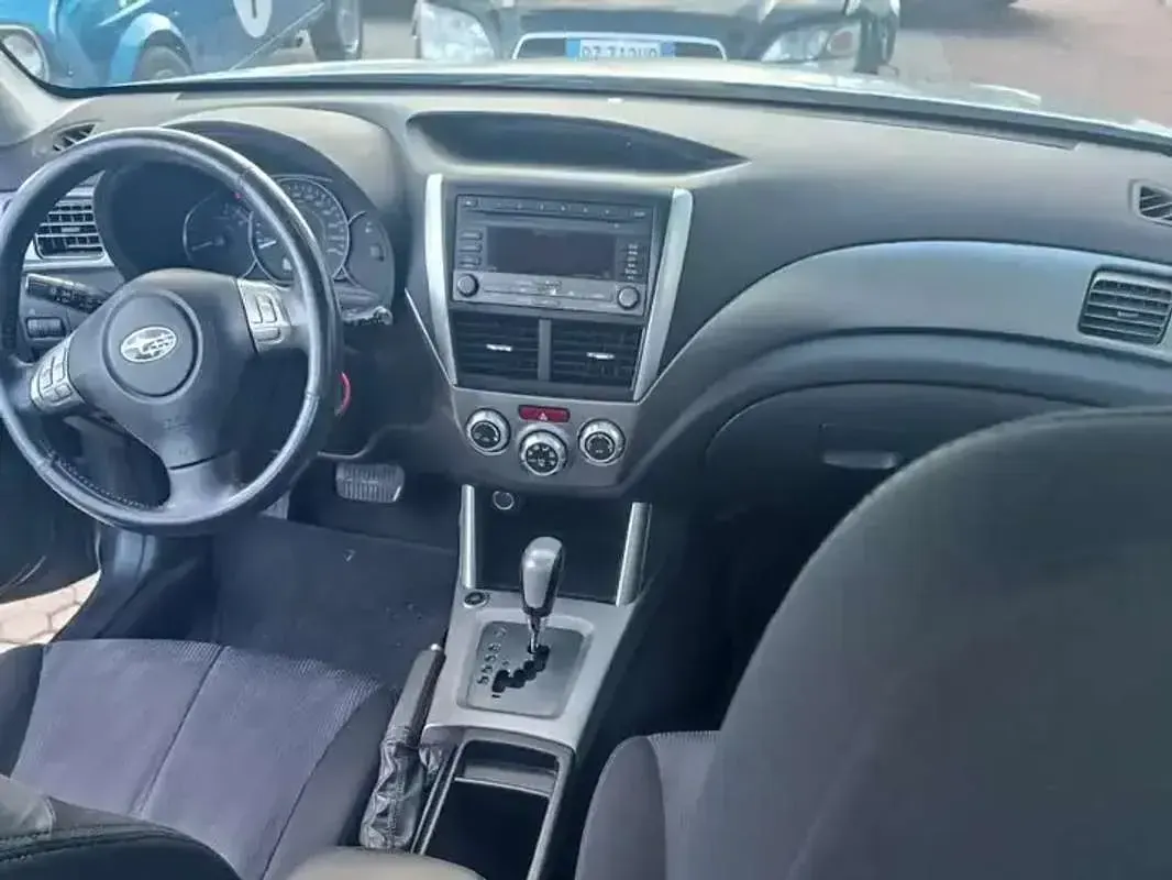 Usata Subaru Forester 150 CV (110 kW) 2010 Verde SUV