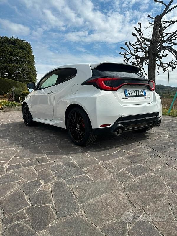 Usata Toyota Yaris 2025 Bianco Utilitaria