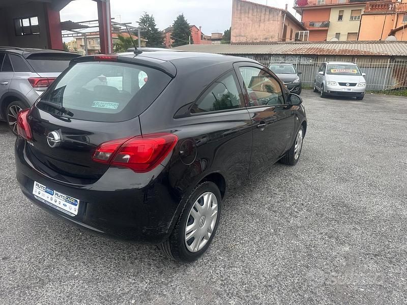 Begagnad Opel Corsa Innovation 90 HK (66 kW) 2016 Svart Halvkombi