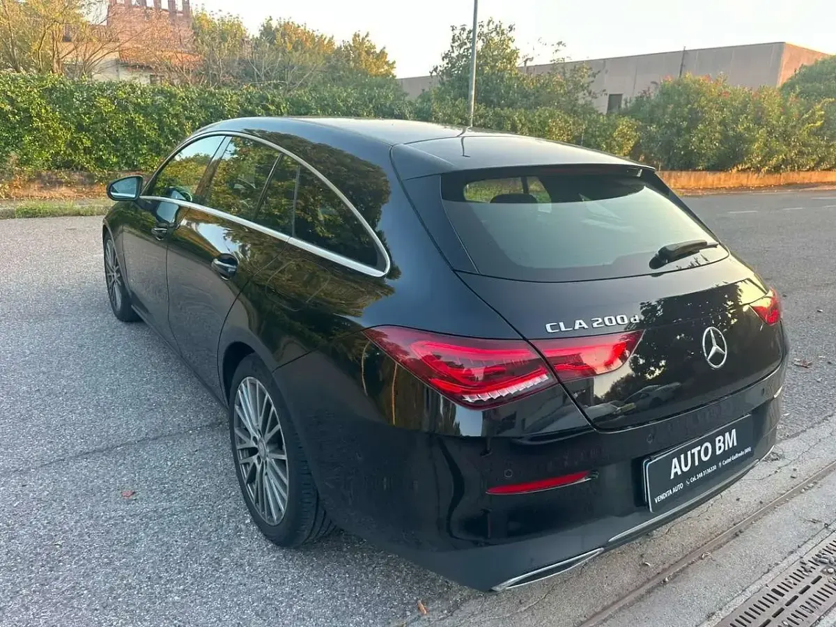 Usata Mercedes CLA200 Shooting Brake 150 CV (110 kW) 2020 Nero Station wagon