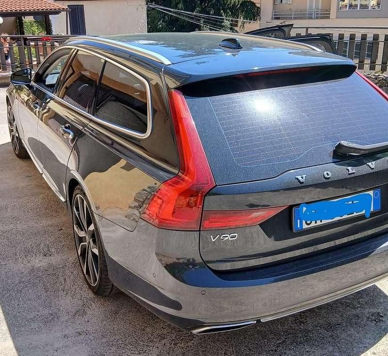 Usata Volvo V90 190 CV (139 kW) 2017 Blu/azzurro Station wagon