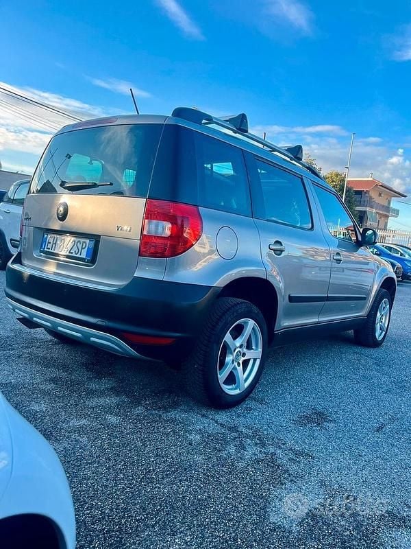 Usata Skoda Yeti Experience 140 CV (102 kW) 2011 Grigio SUV