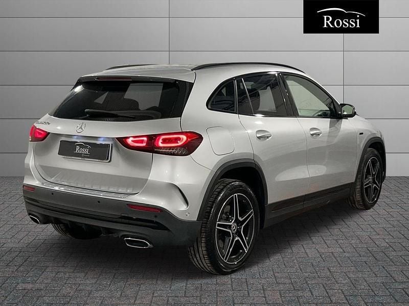 Usata Mercedes GLA250 Premium 160 CV (117 kW) 2020 Argento iridio SUV