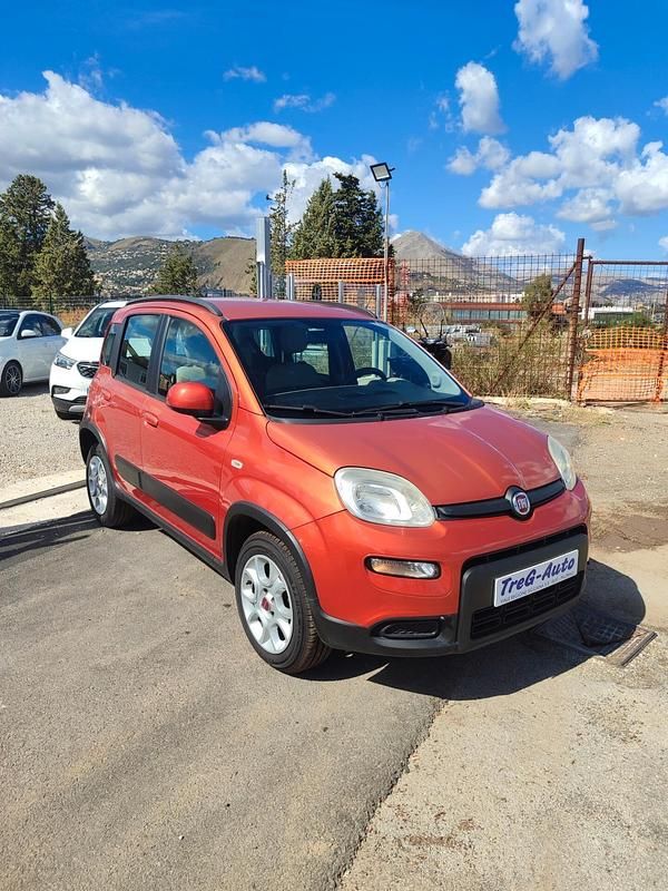Usata Fiat Panda Trekking 74 CV (54 kW) 2014 Arancione Berlina
