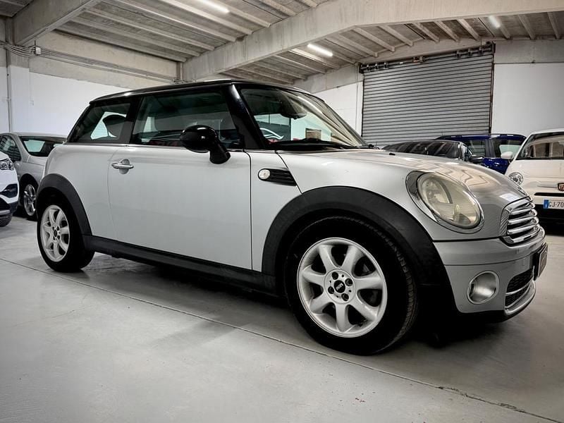 Usata Mini Cooper D 109 CV (80 kW) 2009 Argento Utilitaria