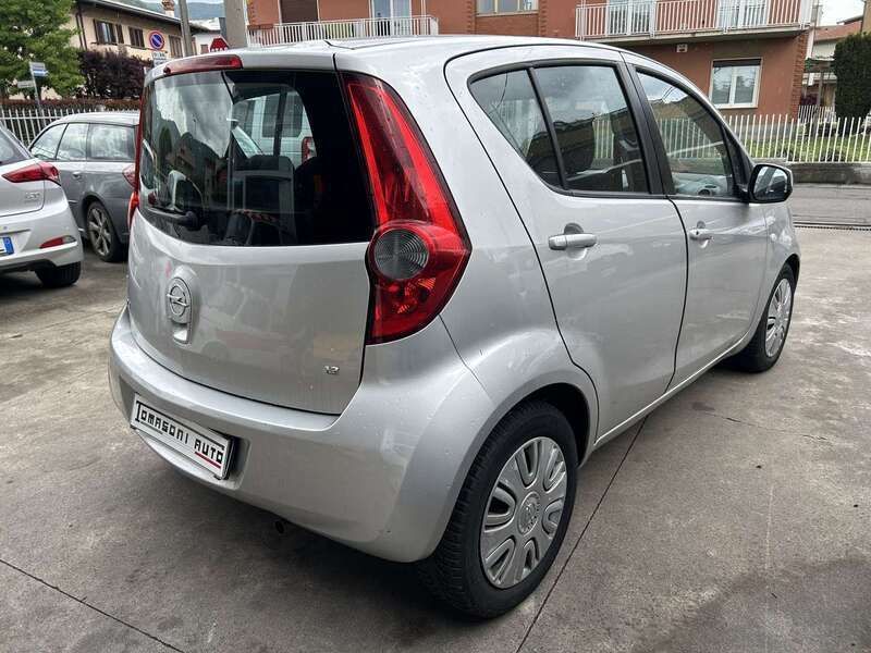 Usata Opel Agila Enjoy 94 CV (69 kW) 2010 Argento metallizzato Utilitaria