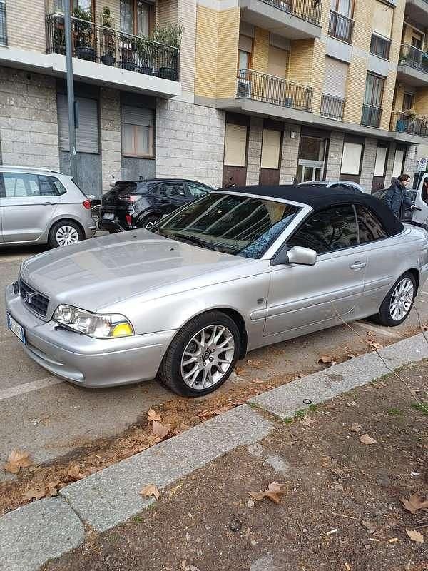 Usata Volvo C70 163 CV (119 kW) 2005 Argento Cabrio