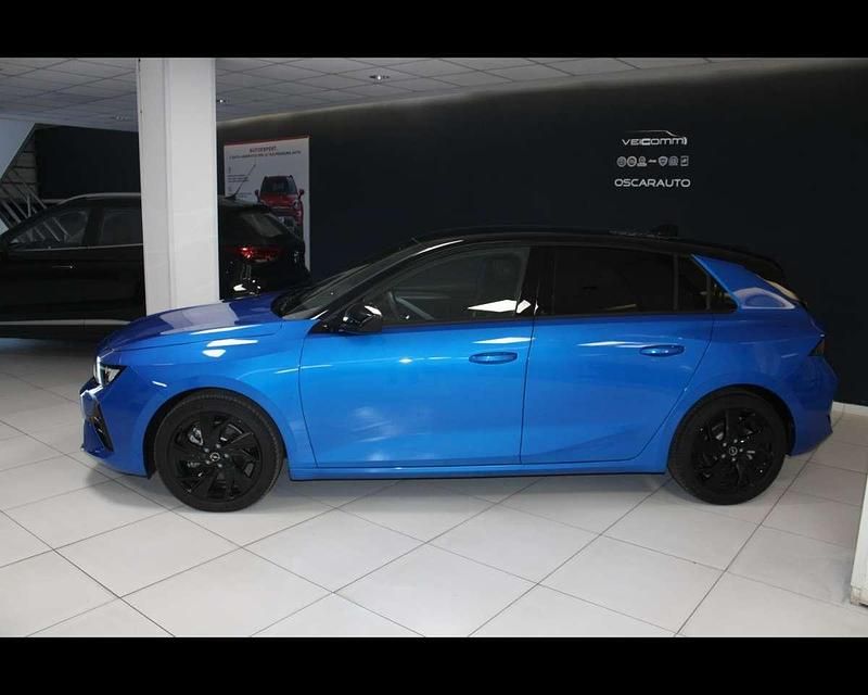 Usata Opel Astra 131 CV (96 kW) 2023 Kobalt blue Berlina