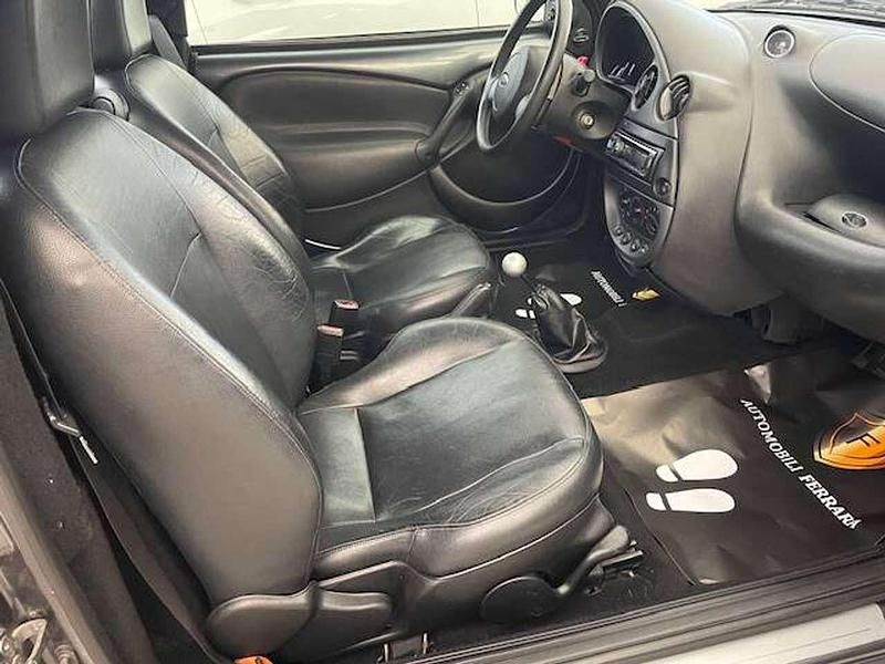 Usata Ford StreetKa 95 CV (69 kW) 2003 Grigio chiaro Cabrio