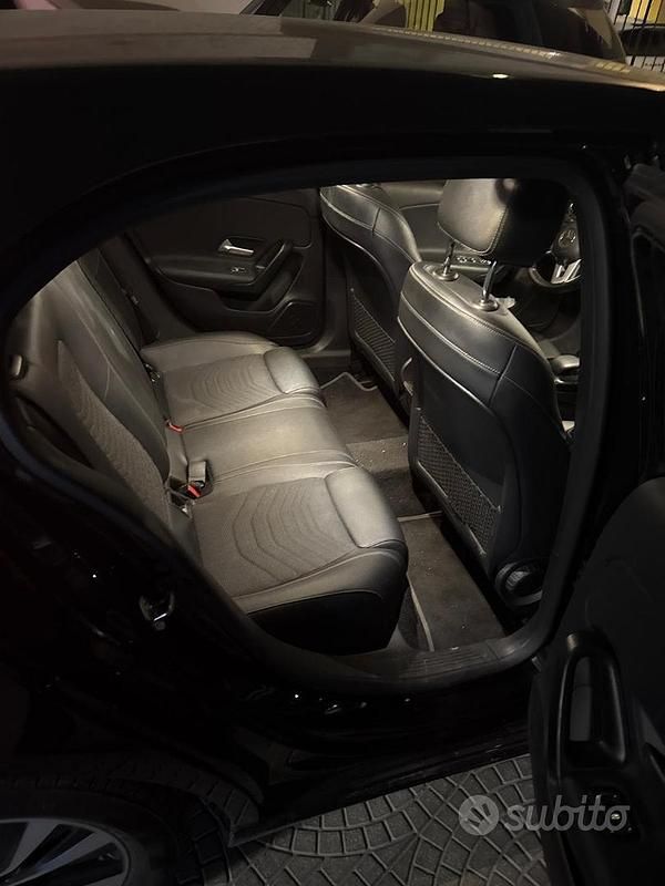 Usata Mercedes A180 136 CV (100 kW) 2020 Nero Berlina