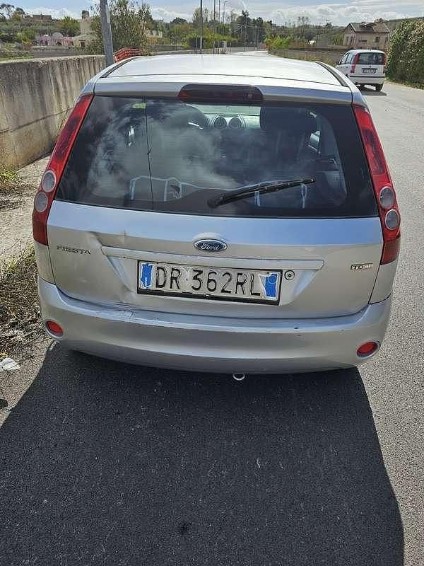 Usata Ford Fiesta Ghia 68 CV (50 kW) 2008 Utilitaria