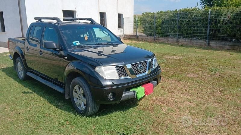 Usata Nissan Navara 174 CV (127 kW) 2007 Nero Pick-up