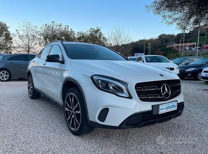 Usata Mercedes GLA180 108 CV (79 kW) 2018 Bianco SUV