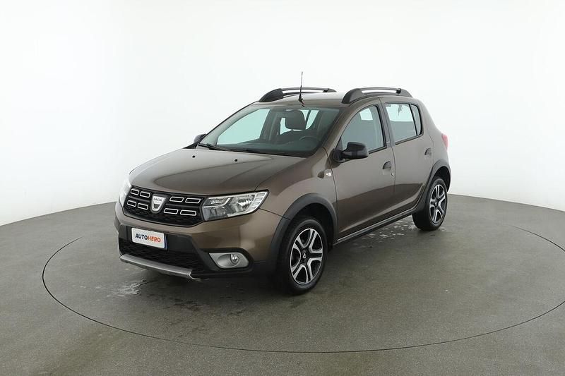 Marrone Usata 2018 Dacia Sandero Tre volumi | 10.399 € (Cara) - Immagine 1/4