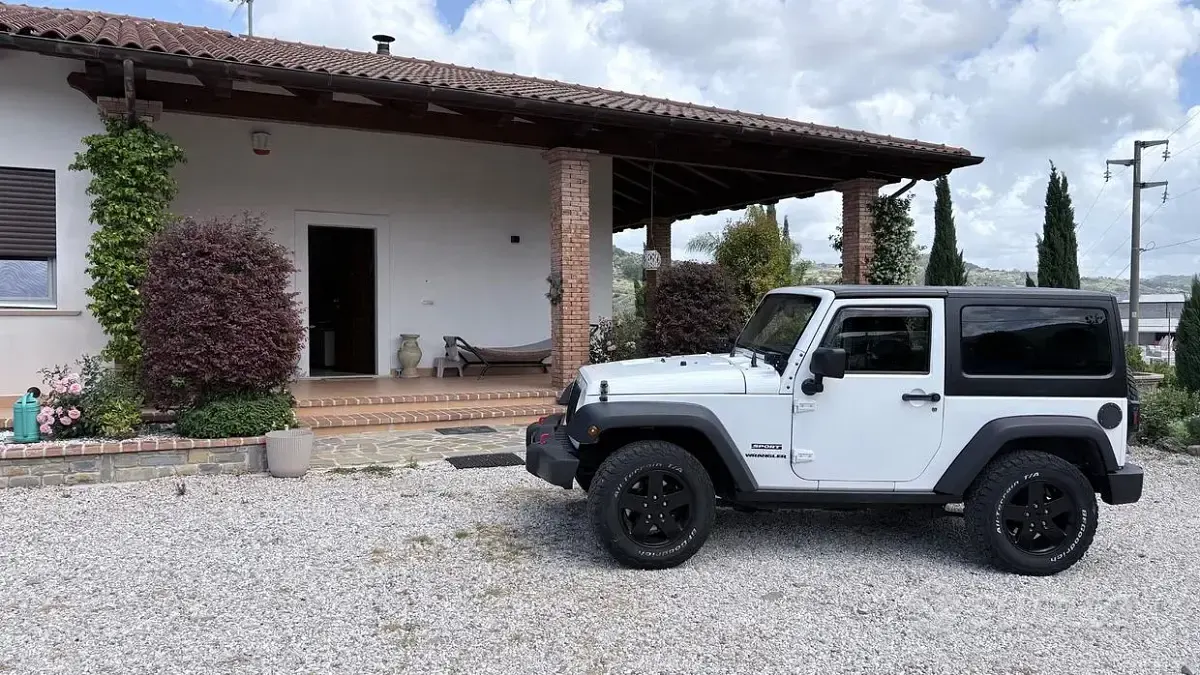 Usata Jeep Wrangler 200 CV (147 kW) 2013 SUV