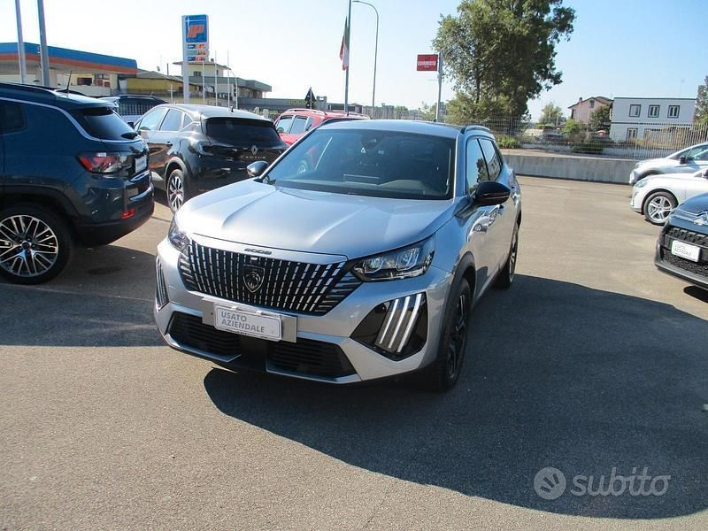 Usata Peugeot 2008 Allure 102 CV (75 kW) 2024 Grigio SUV