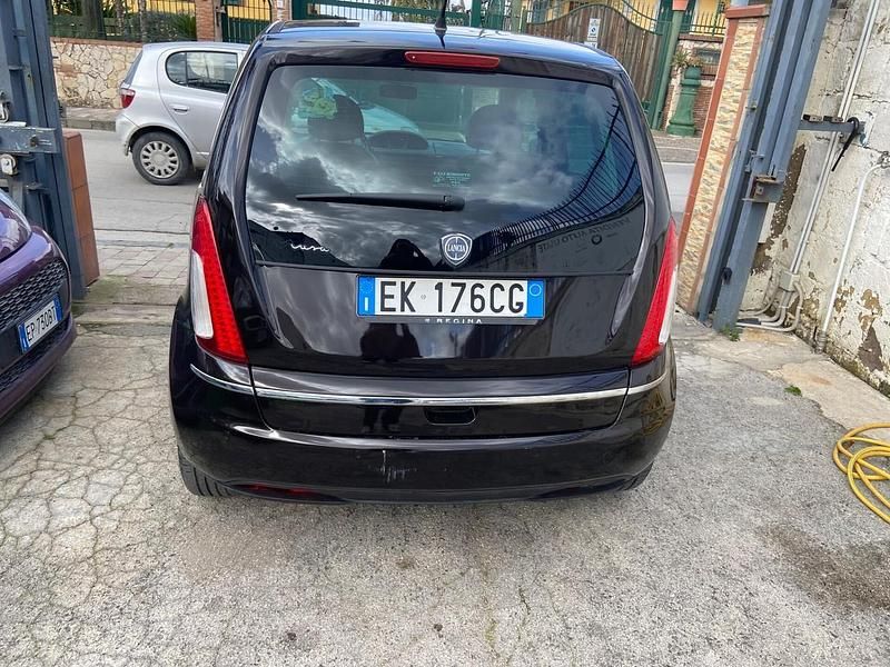 Usata Lancia Musa 95 CV (69 kW) 2011 Nero Monovolume