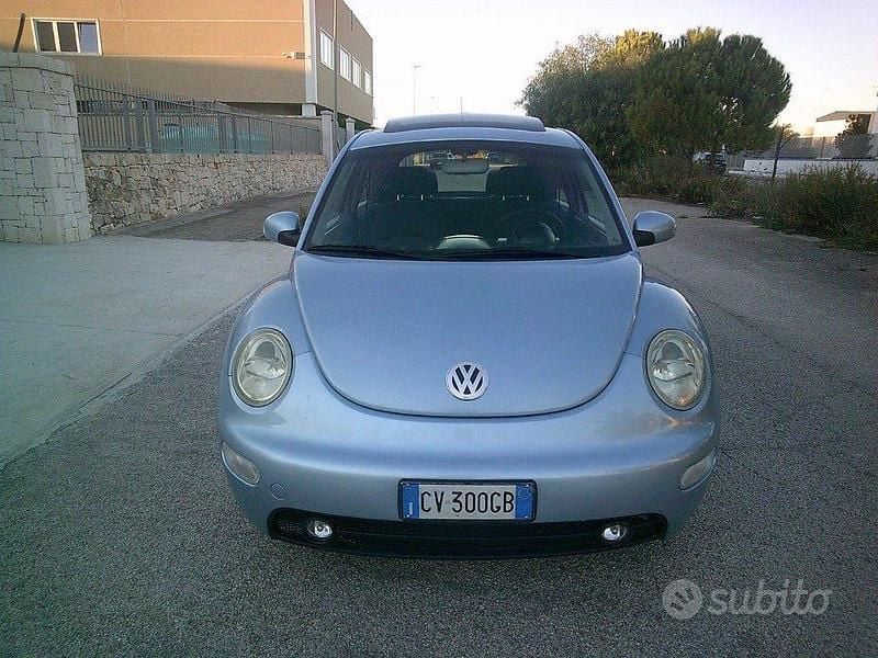 Usata VW Beetle 101 CV (74 kW) 2005 Blu Utilitaria