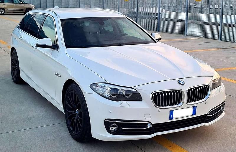 Usata BMW 520 Luxury Line 184 CV (135 kW) 2015 Station wagon