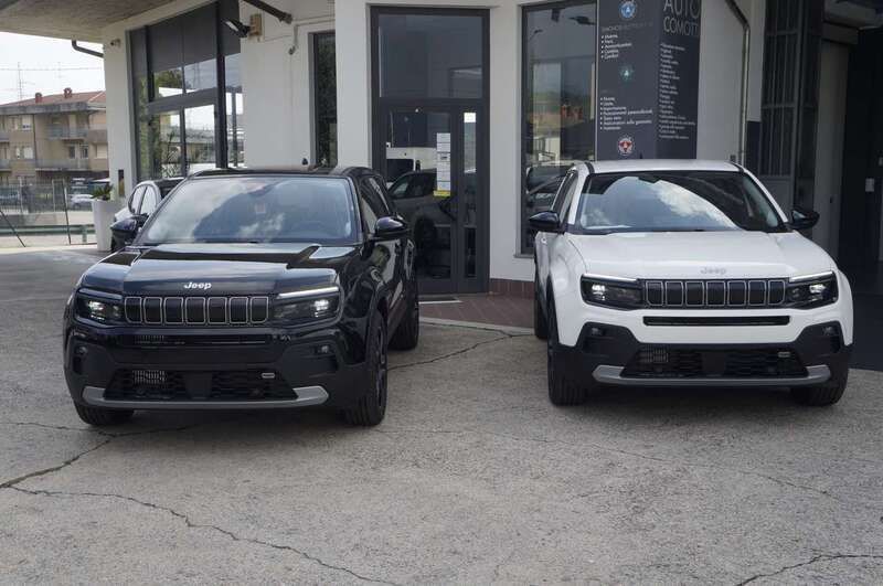 Usata Jeep Avenger Altitude 101 CV (74 kW) 2024 Nero SUV