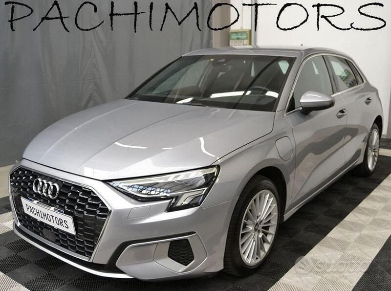 Usata Audi A3 e-tron Advanced 150 CV (110 kW) 2020 Argento Utilitaria