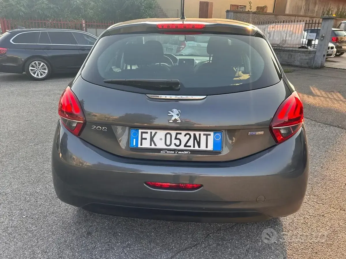 Usata Peugeot 208 Allure 82 CV (60 kW) 2017 Grigio Utilitaria