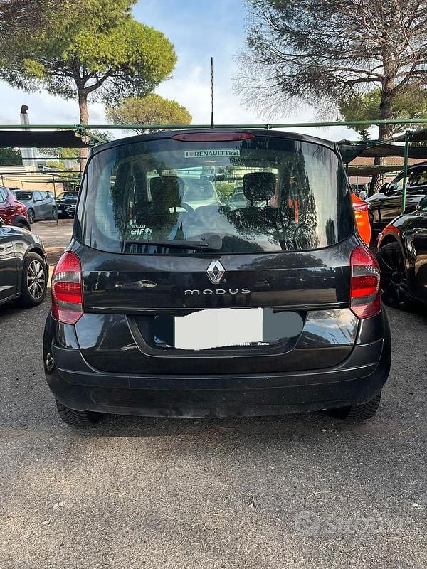 Usata Renault Modus 101 CV (74 kW) 2011 Nero Monovolume