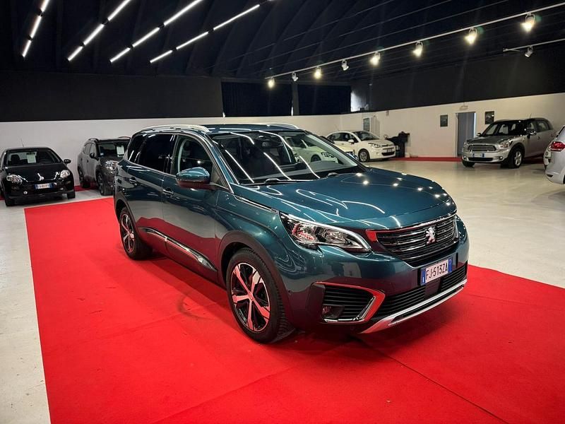 Usata Peugeot 5008 GT-line 130 CV (95 kW) 2017 Verde Station wagon