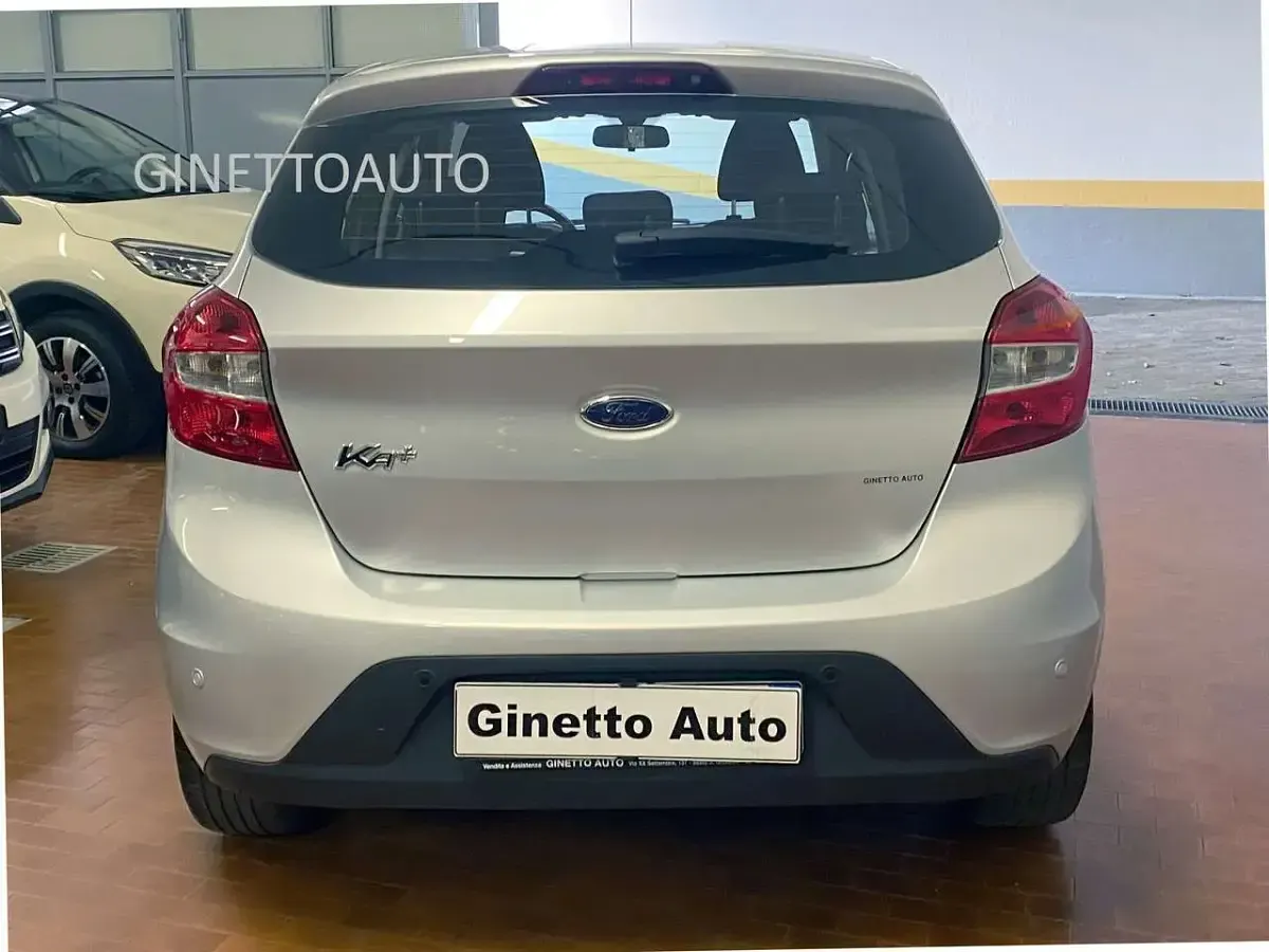Usata Ford Ka Ultimate 86 CV (63 kW) 2017 Grigio metal chiaro Berlina