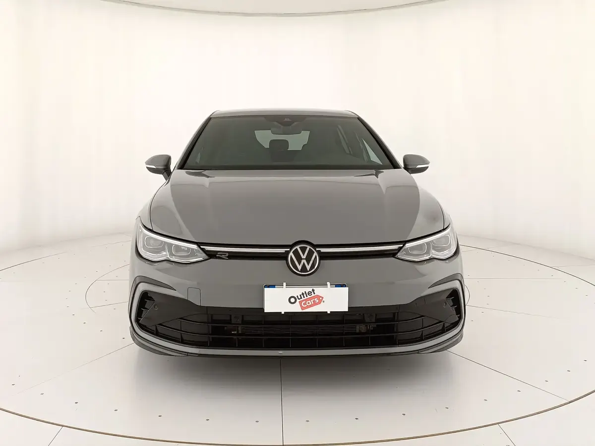 Usata VW Golf VIII R-line 150 CV (110 kW) 2023 Moonstone grey Berlina
