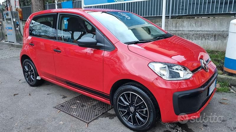 Usata VW up! 68 CV (50 kW) 2018 Rosso Utilitaria