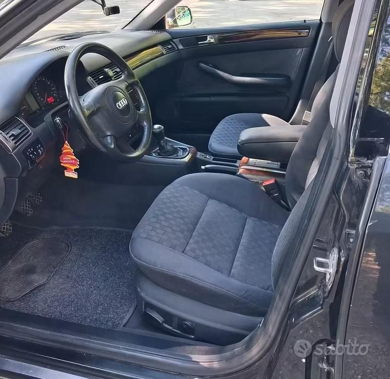Usata Audi A6 150 CV (110 kW) 1998 Blu Berlina