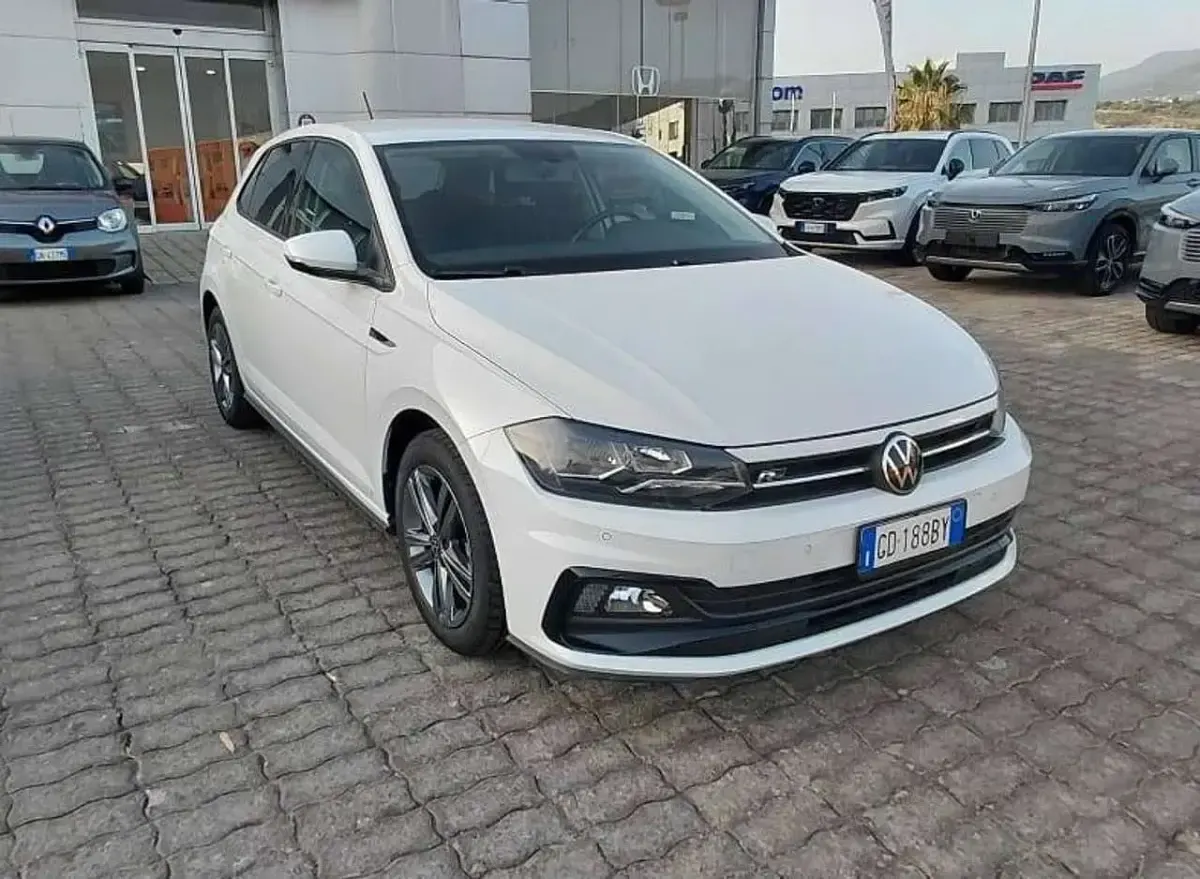 Usata VW Polo R-line BlueMotion 80 CV (58 kW) 2021 Other Utilitaria
